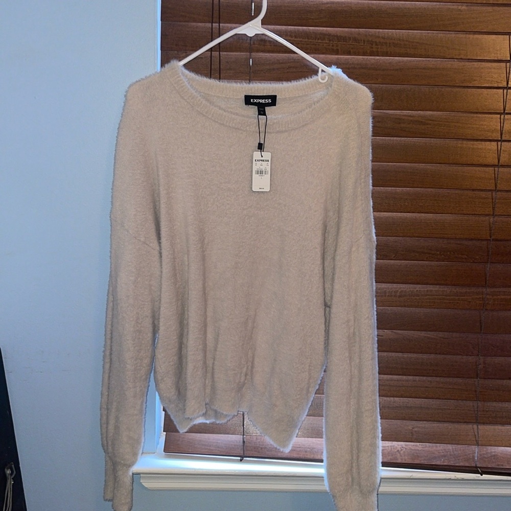 BNWT Express Sweater soft and Comfortable light beige